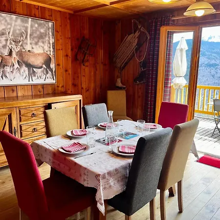 Chaleureux A Avec Vue Sur La Montagne