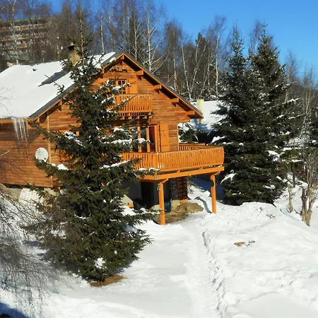 Chalet Chaleureux à Avec Vue Sur La Montagne